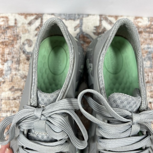 Crocs Literide Pacer Womens 7 Gray Camo Sole Sneakers Comfort - Picture 6 of 7